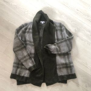 Super Soft Plaid Sweater Size Large